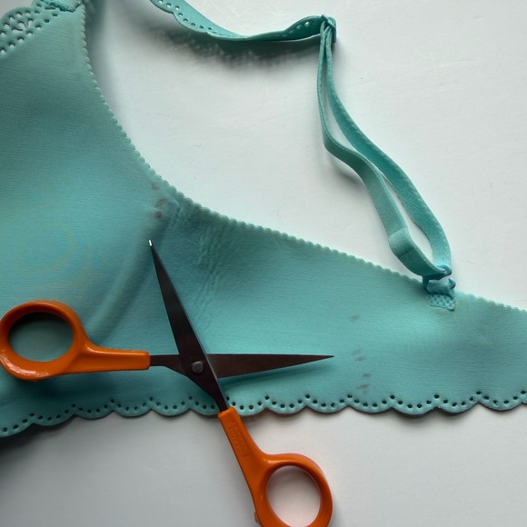 Victoria's Secret 34C Bright Colors set of 5 Push-Up Bras, Flawed - Picture 3 of 16